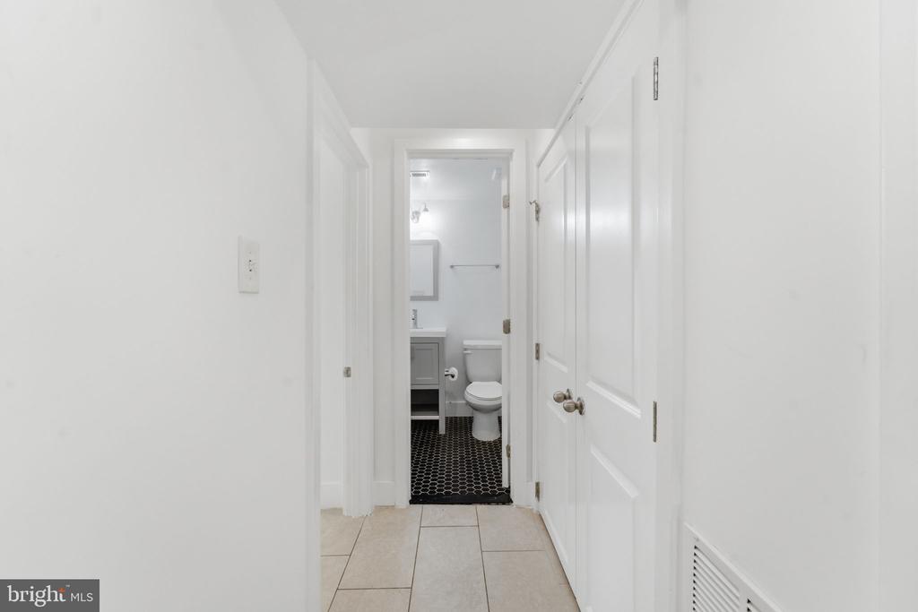 2112 COLUMBIA PLACE