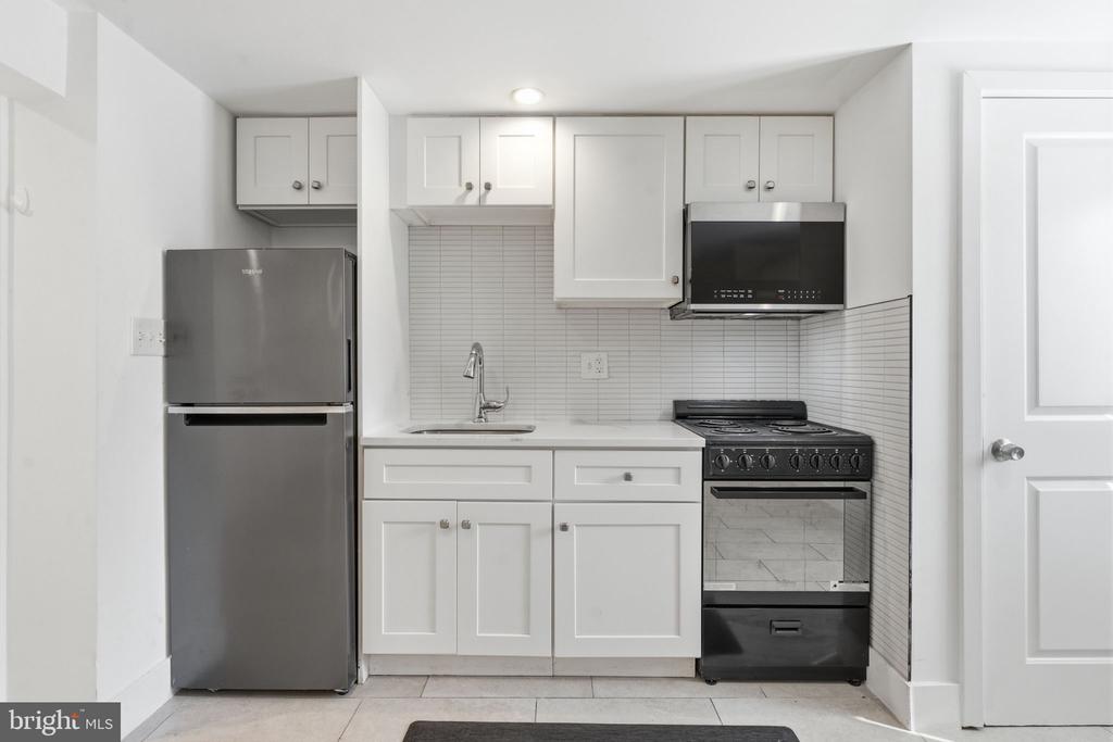2112 COLUMBIA PLACE