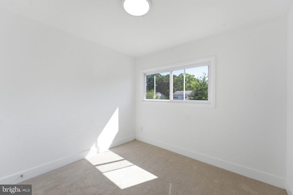 2112 COLUMBIA PLACE