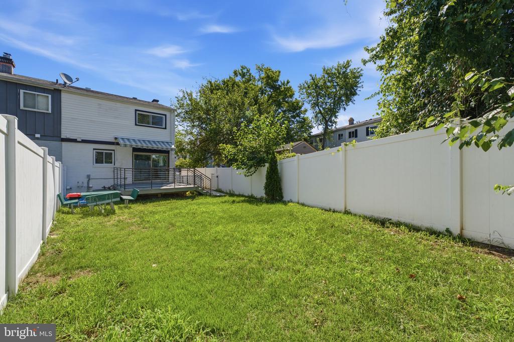 2112 COLUMBIA PLACE