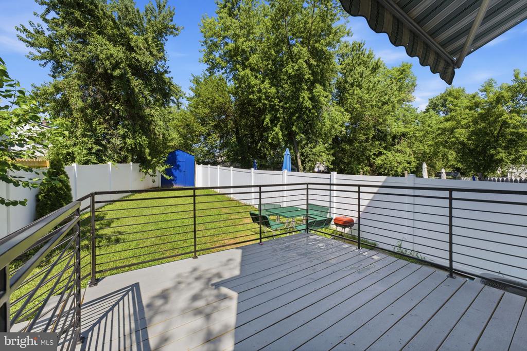 2112 COLUMBIA PLACE