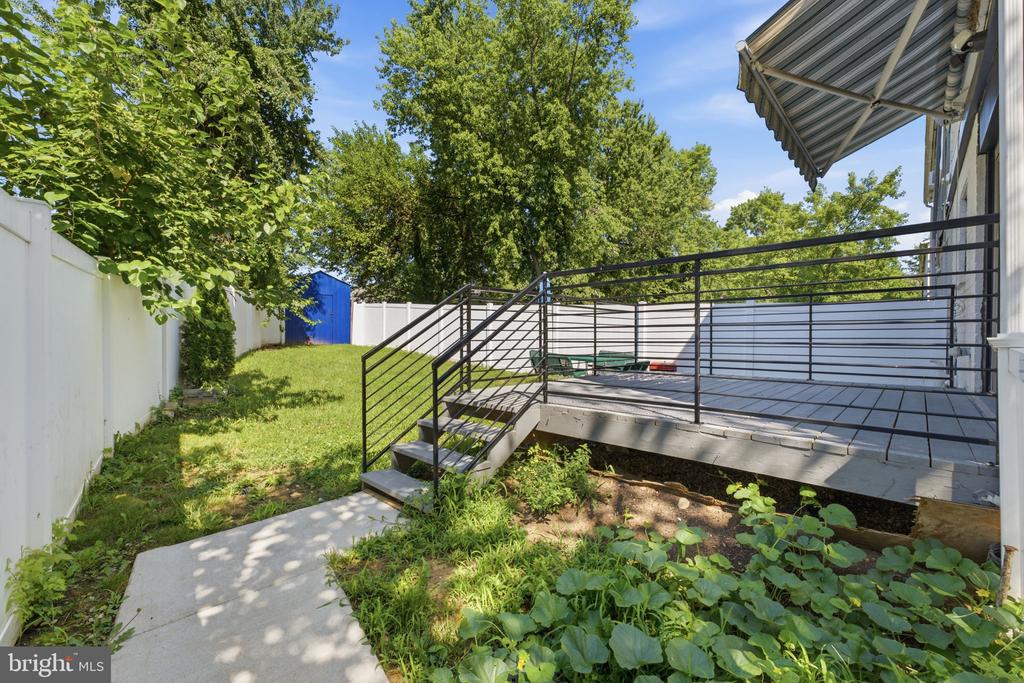 2112 COLUMBIA PLACE