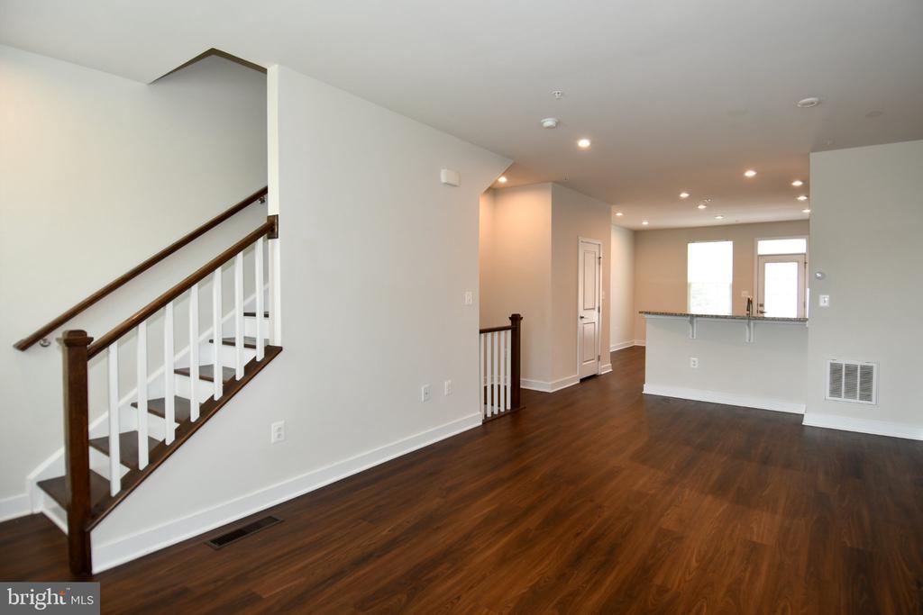 4917 CREST VIEW DRIVE