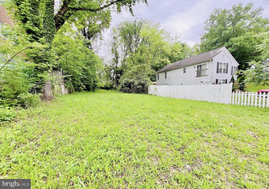 614 CAPITOL HEIGHTS BOULEVARD