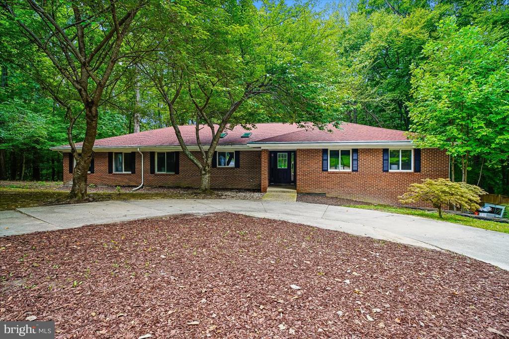 6300 HICKORY BND