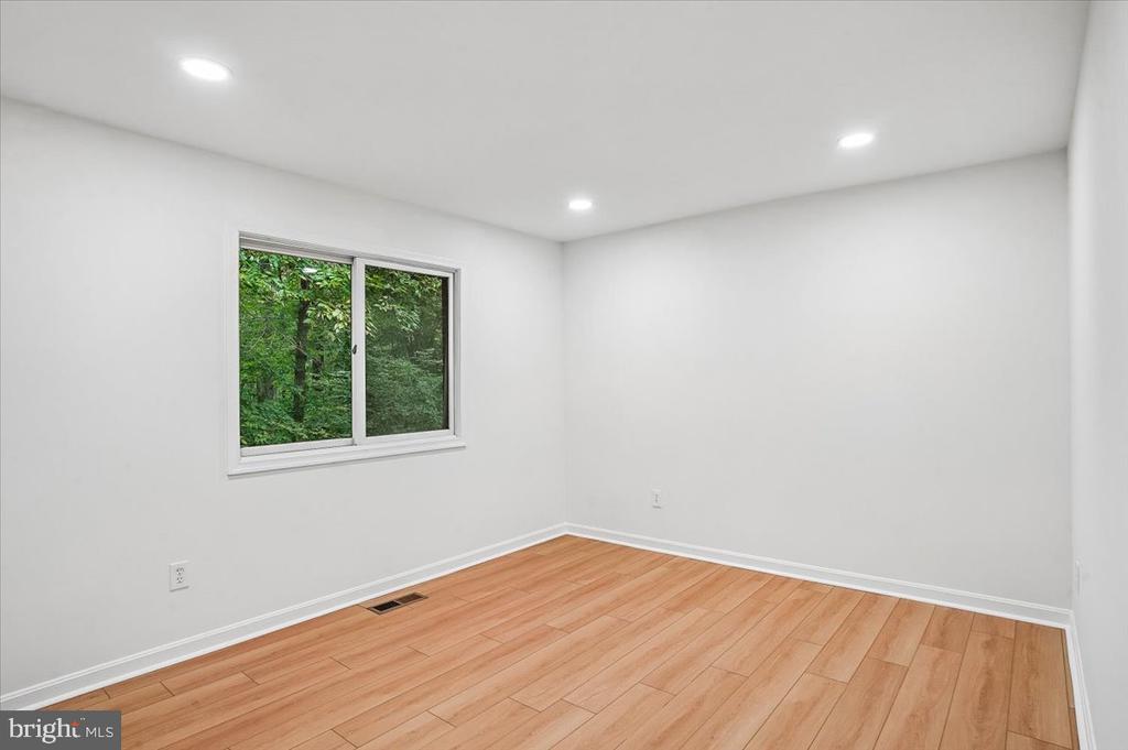 6300 HICKORY BND