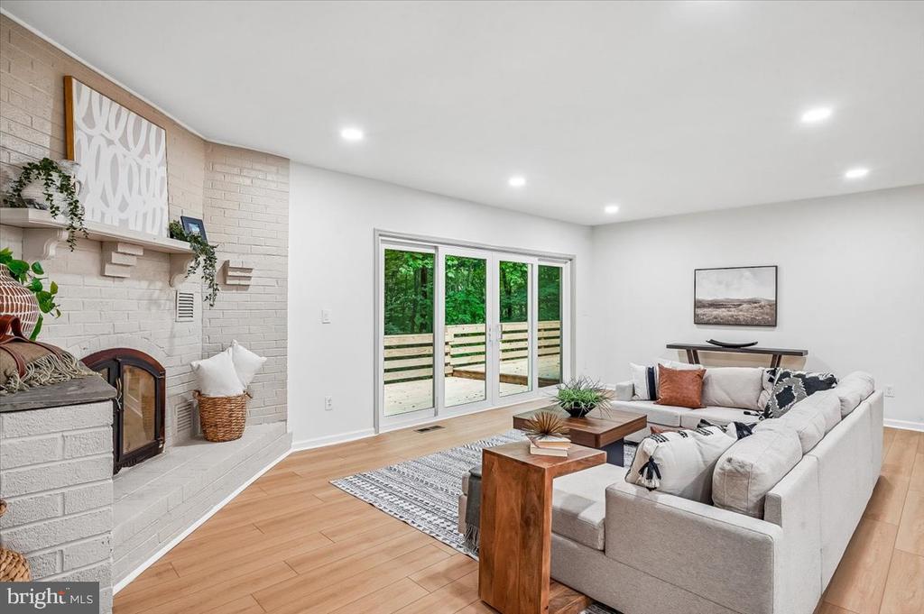 6300 HICKORY BND