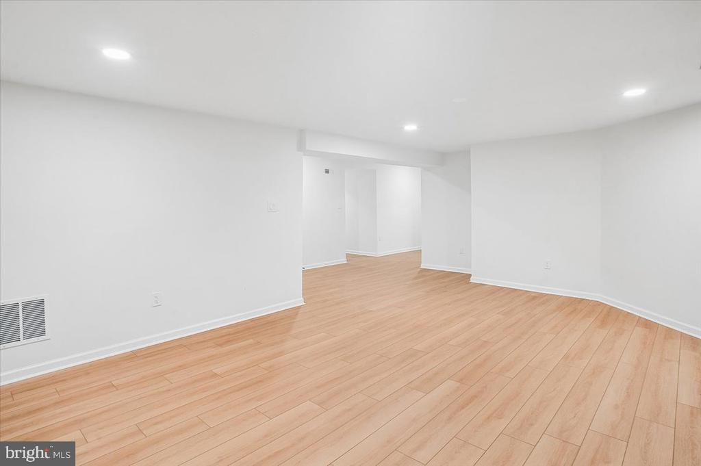 6300 HICKORY BND