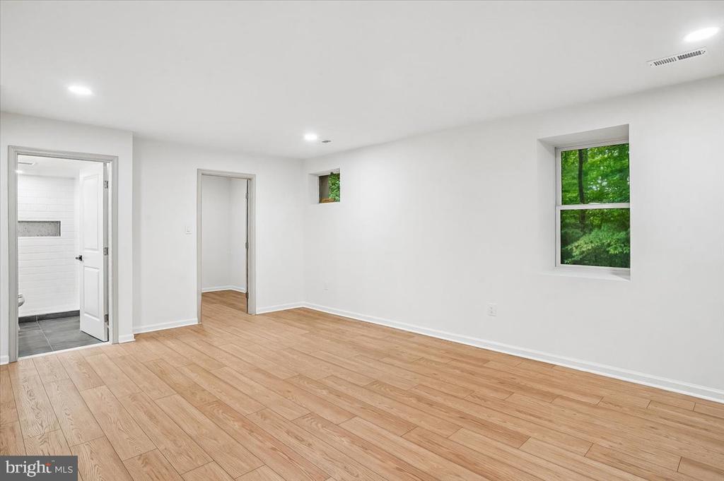 6300 HICKORY BND