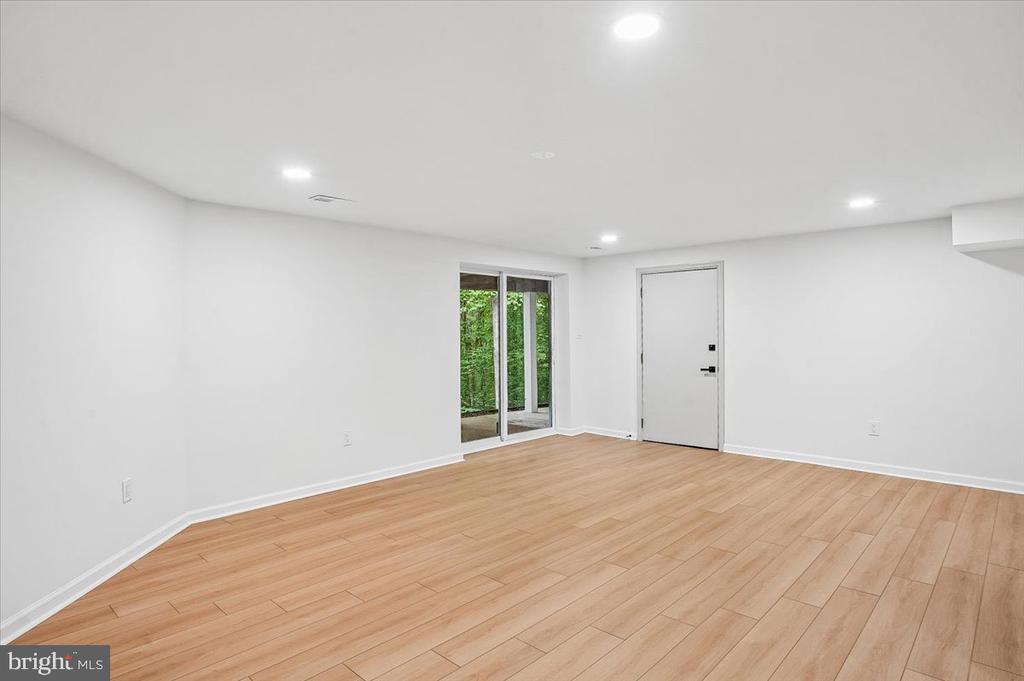 6300 HICKORY BND