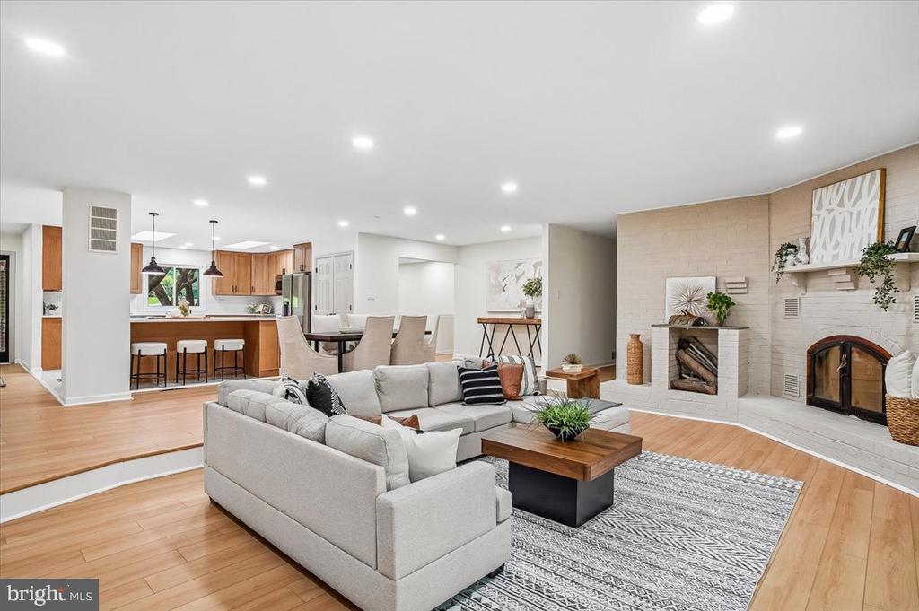 6300 HICKORY BND