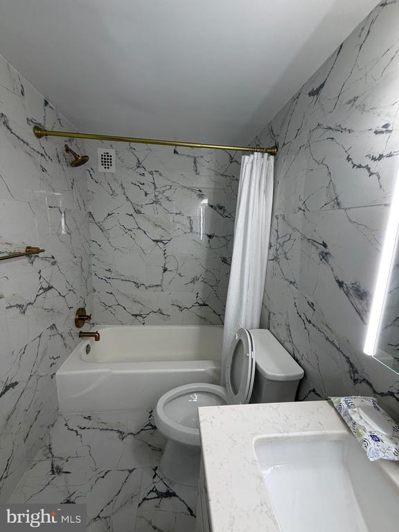 3450 TOLEDO TERRACE Unit: 521