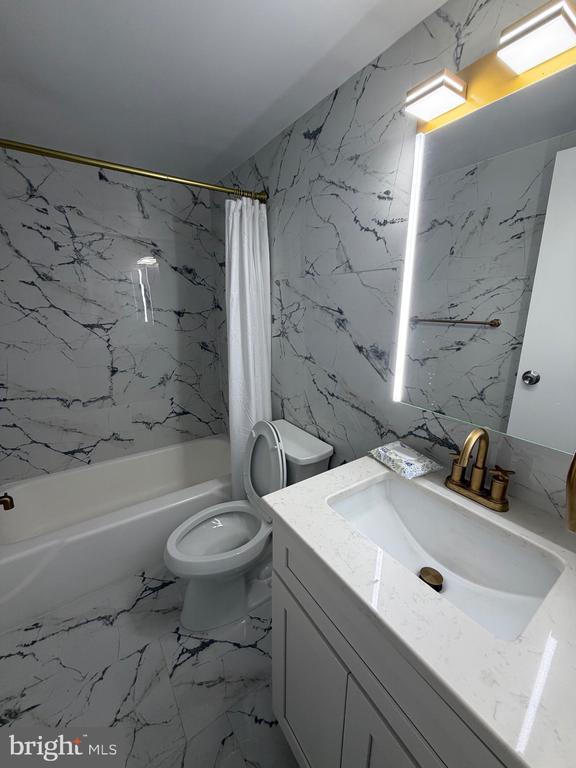 3450 TOLEDO TERRACE Unit: 521