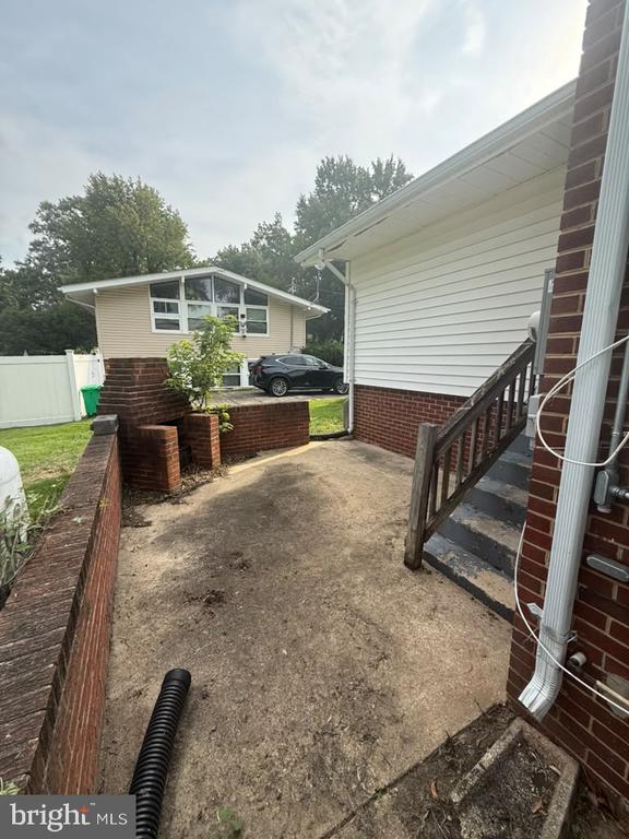 8111 FORT FOOTE ROAD