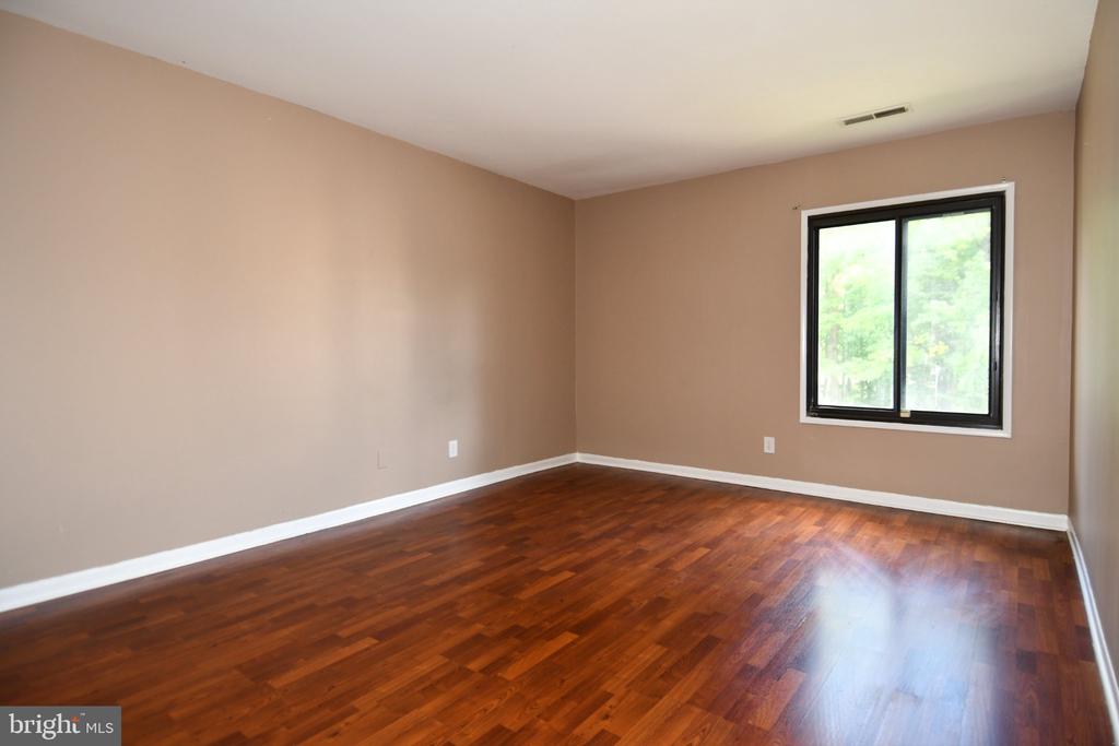 10110 CAMPUS WAY S Unit: 304