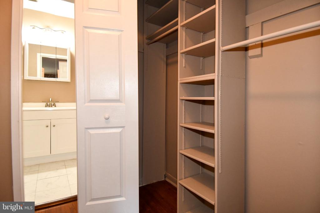 10110 CAMPUS WAY S Unit: 304