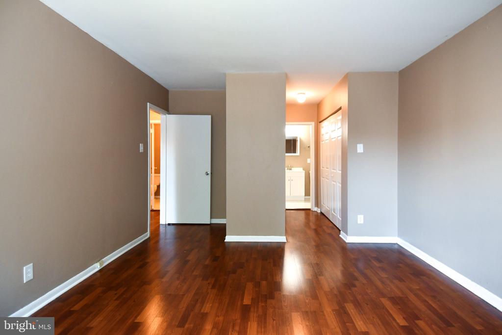 10110 CAMPUS WAY S Unit: 304