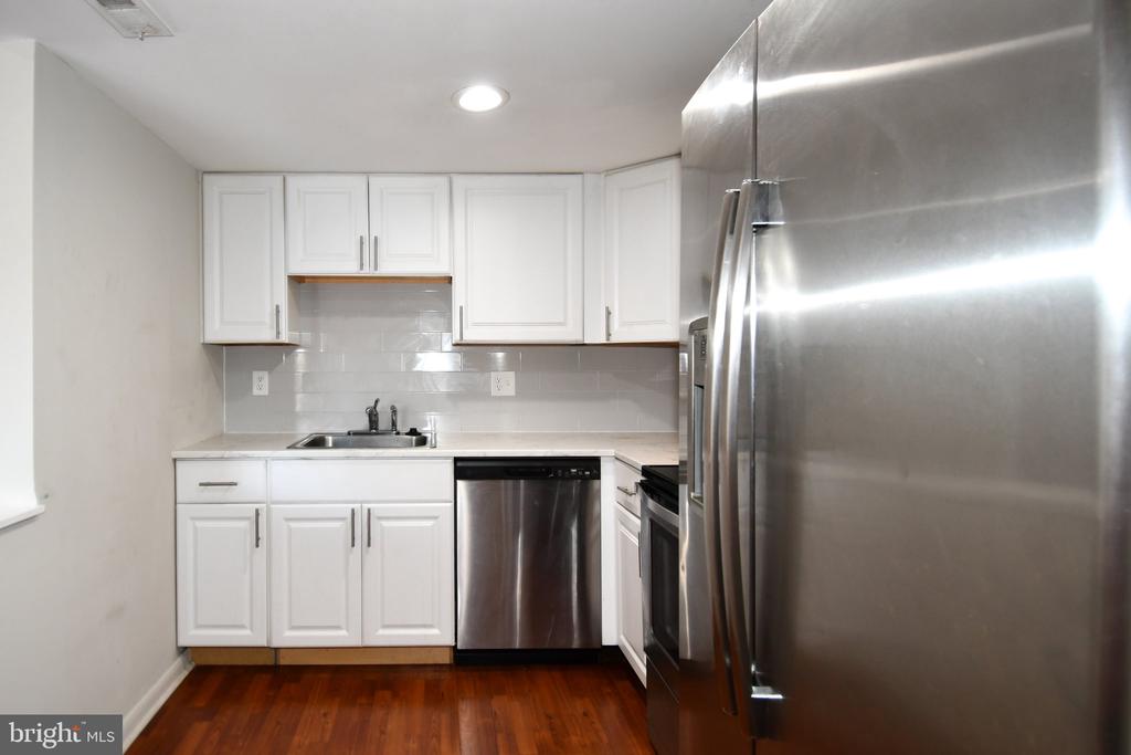 10110 CAMPUS WAY S Unit: 304