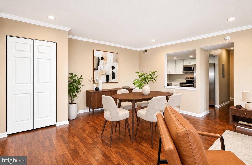 10110 CAMPUS WAY S Unit: 304
