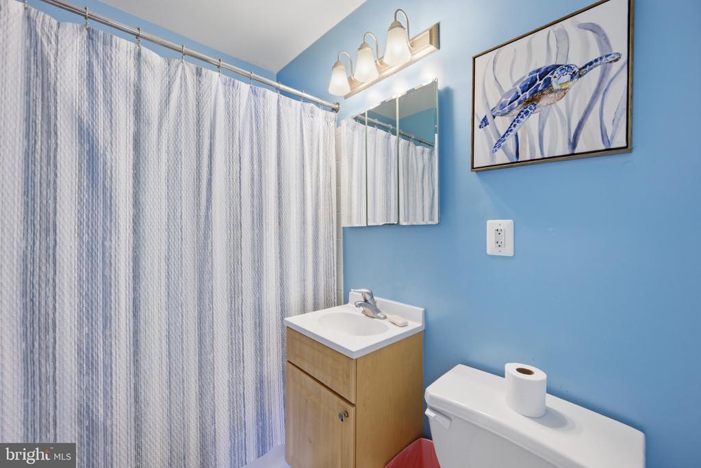 1009 CHILLUM ROAD Unit: 412