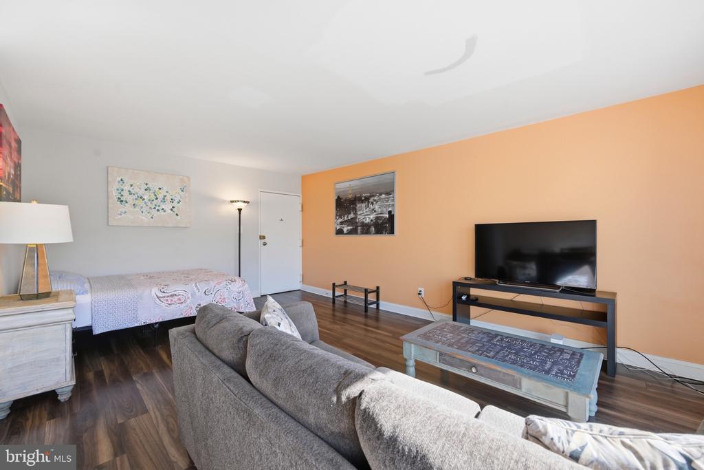 1009 CHILLUM ROAD Unit: 412