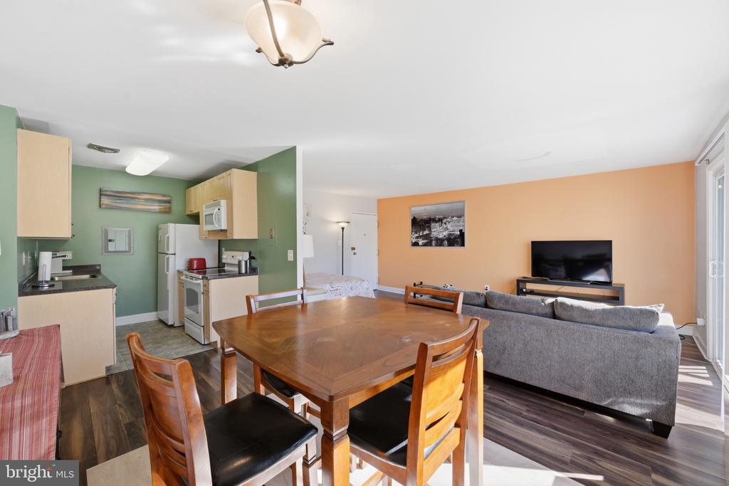 1009 CHILLUM ROAD Unit: 412