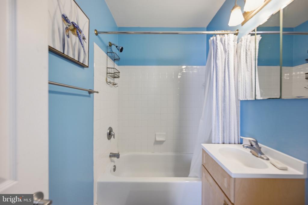 1009 CHILLUM ROAD Unit: 412