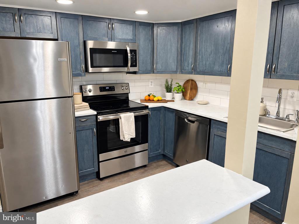10115 PRINCE PLACE Unit: 403