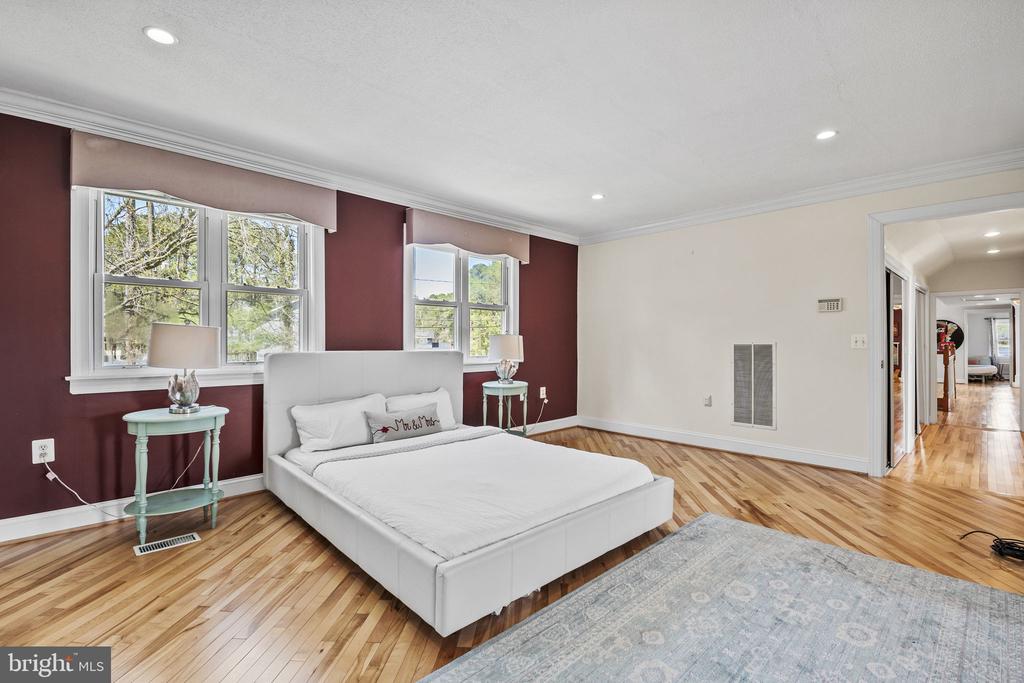 160 SOMERSET