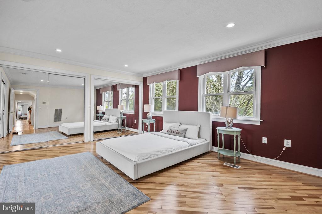 160 SOMERSET