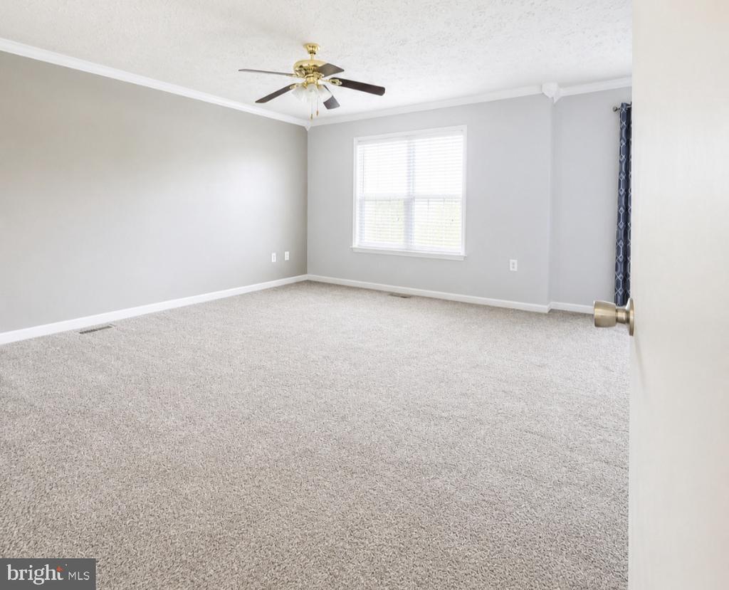 46349 COLUMBUS DRIVE