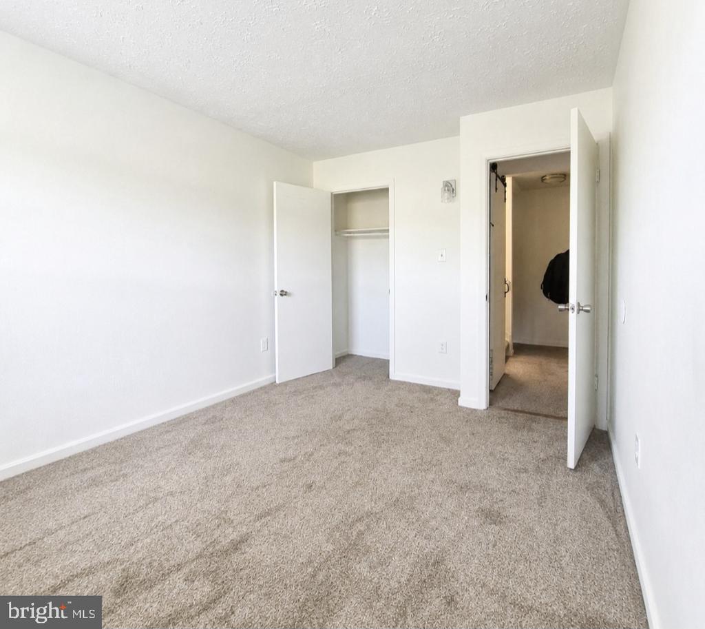 46349 COLUMBUS DRIVE