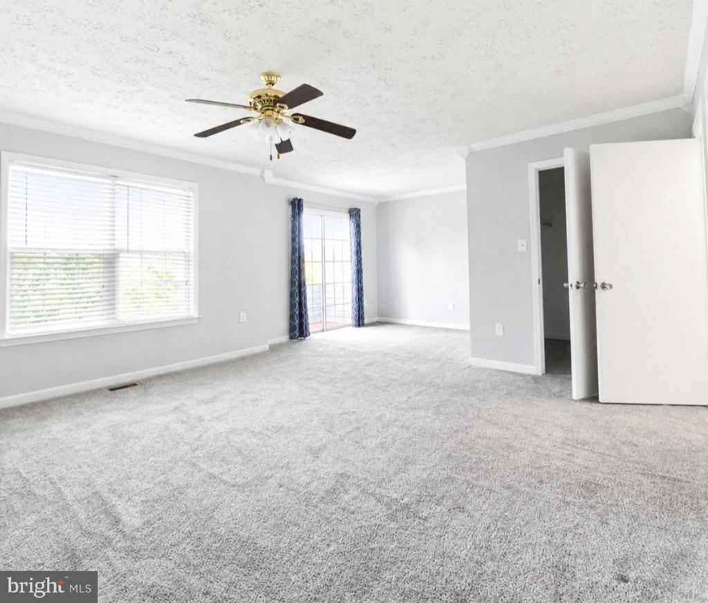 46349 COLUMBUS DRIVE