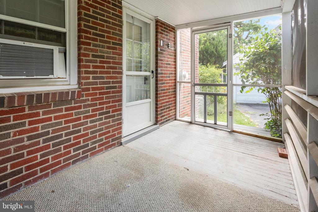 17 E IRVIN AVENUE