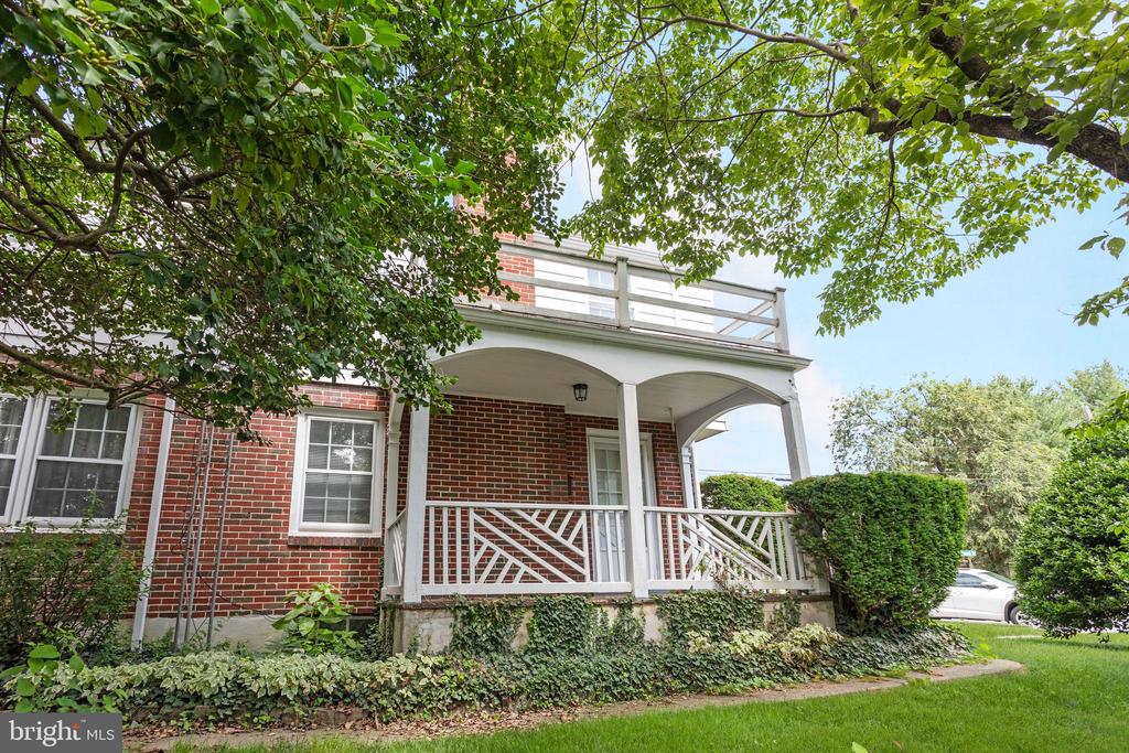 17 E IRVIN AVENUE