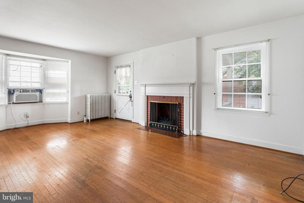17 E IRVIN AVENUE