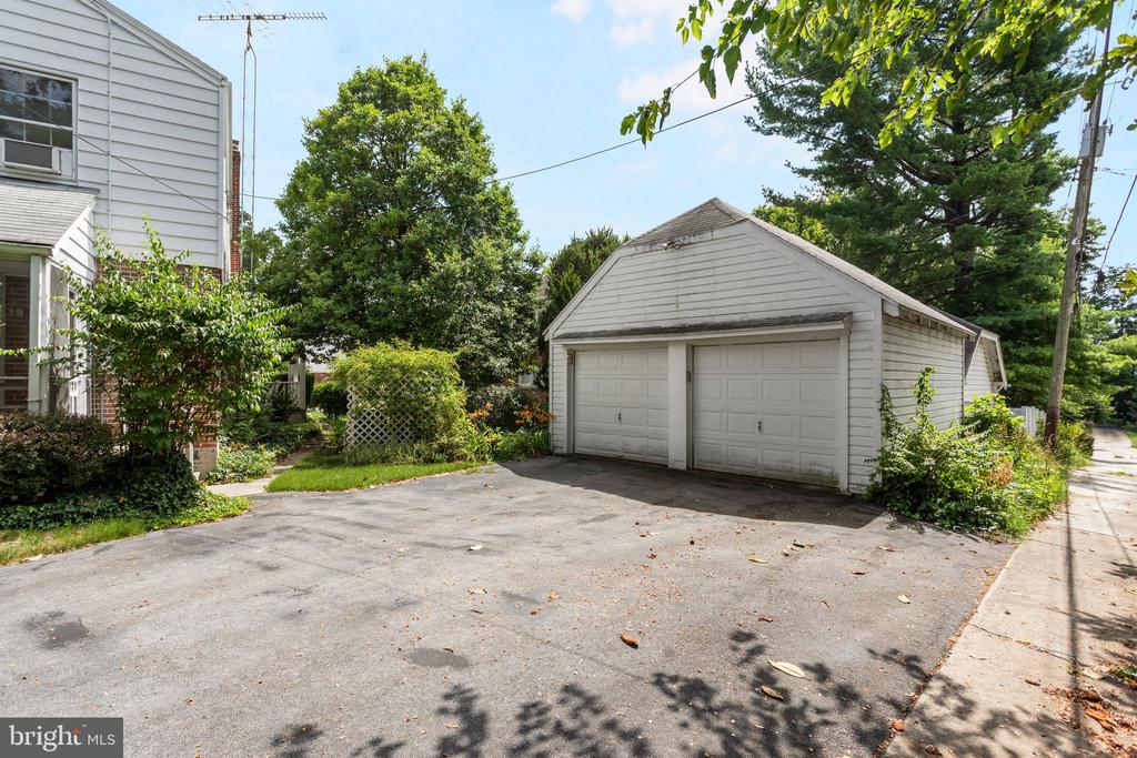 17 E IRVIN AVENUE