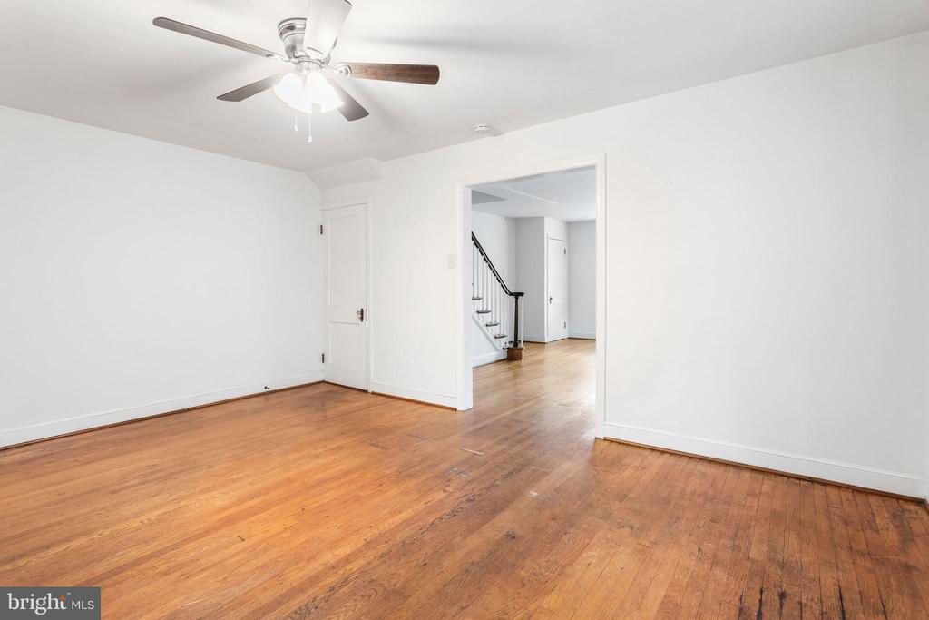17 E IRVIN AVENUE