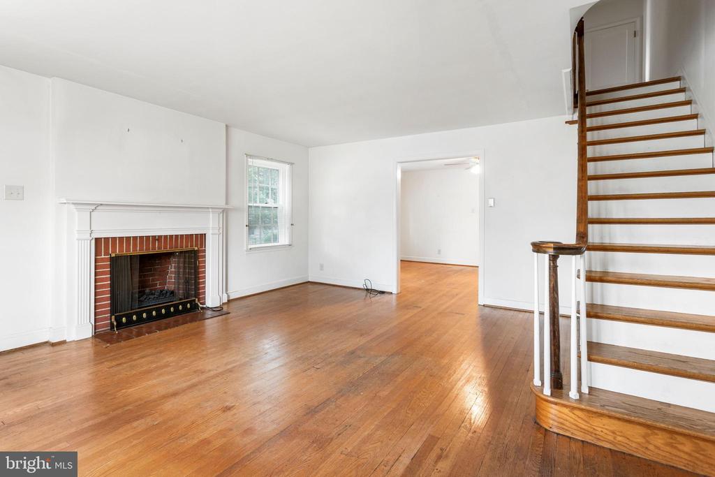 17 E IRVIN AVENUE
