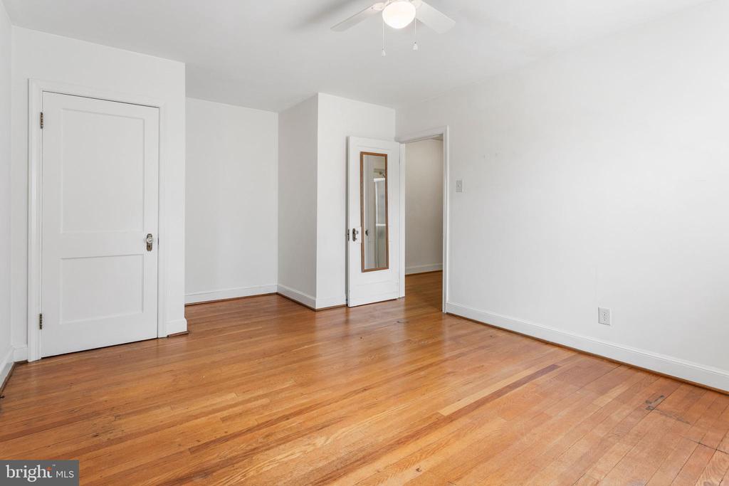 17 E IRVIN AVENUE