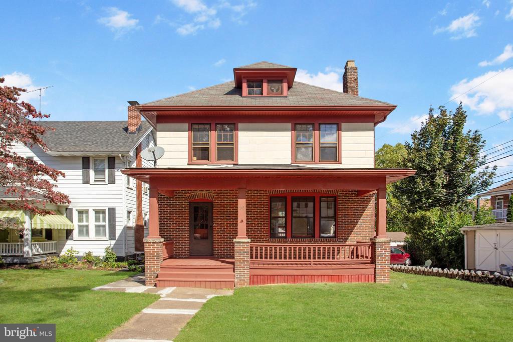 26 LAUREL STREET