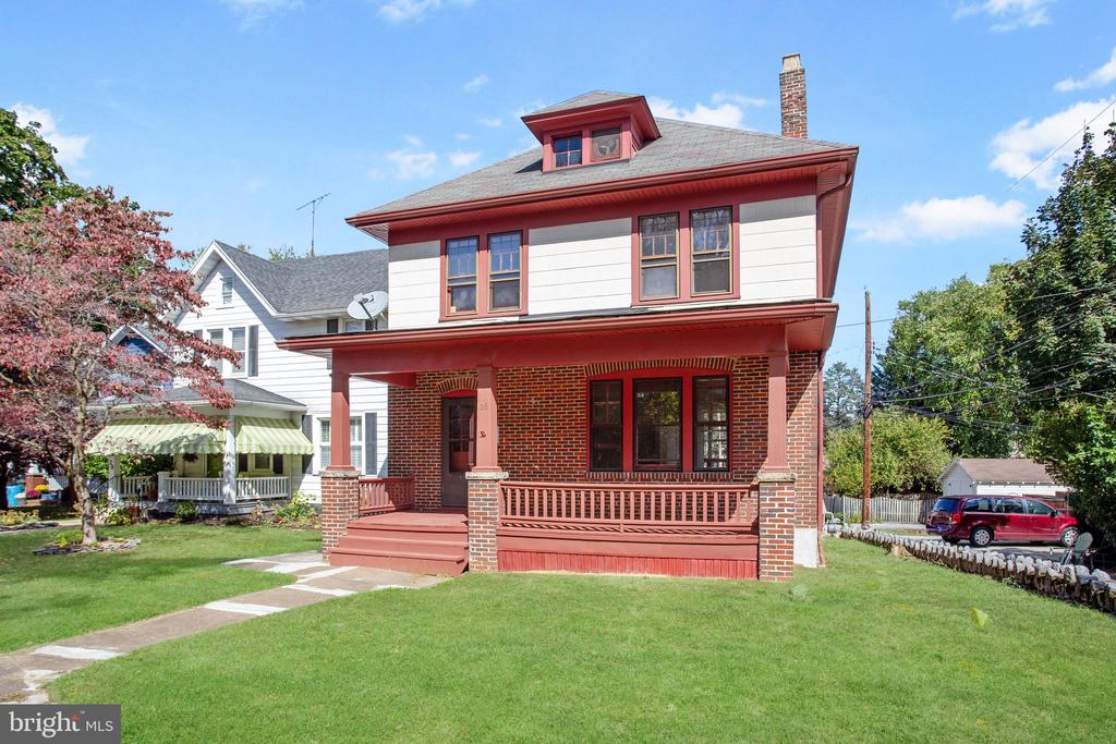 26 LAUREL STREET