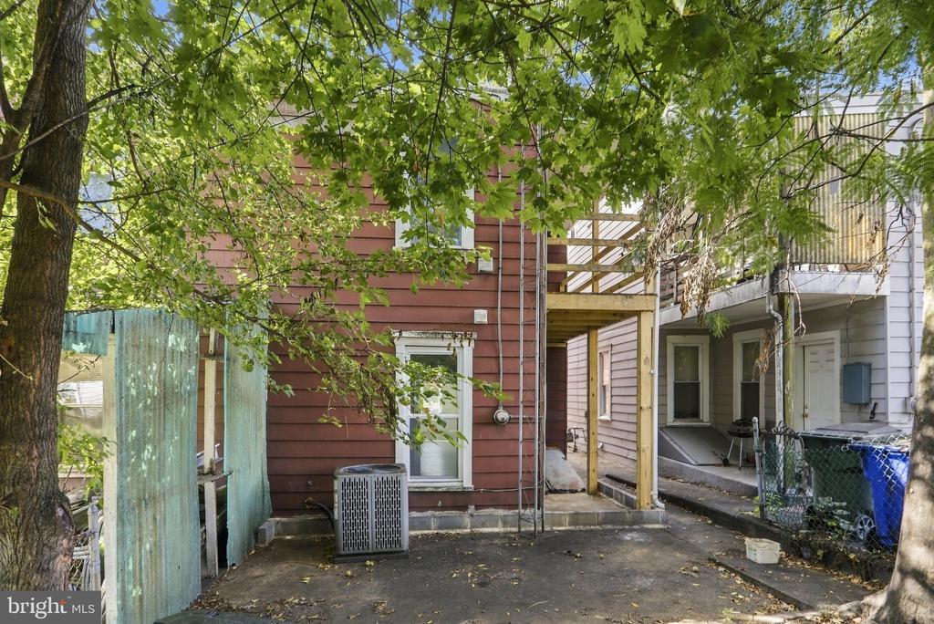 116 E WILSON BOULEVARD