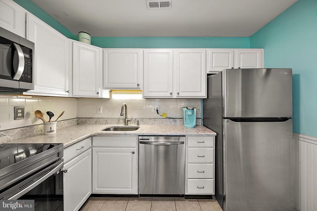 13908 N OCEAN ROAD Unit: 2B