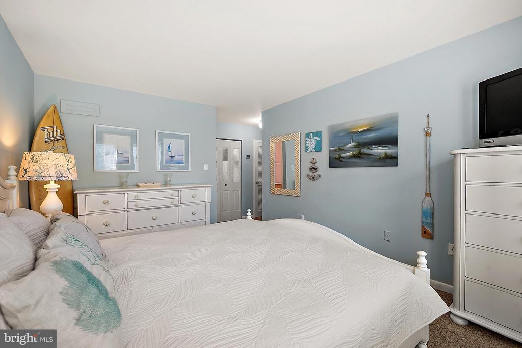 13908 N OCEAN ROAD Unit: 2B