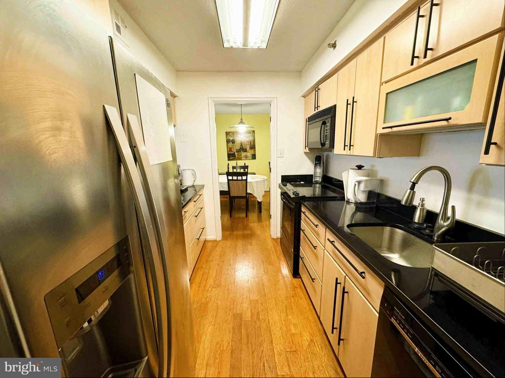 1301 N COURTHOUSE ROAD Unit: 1212