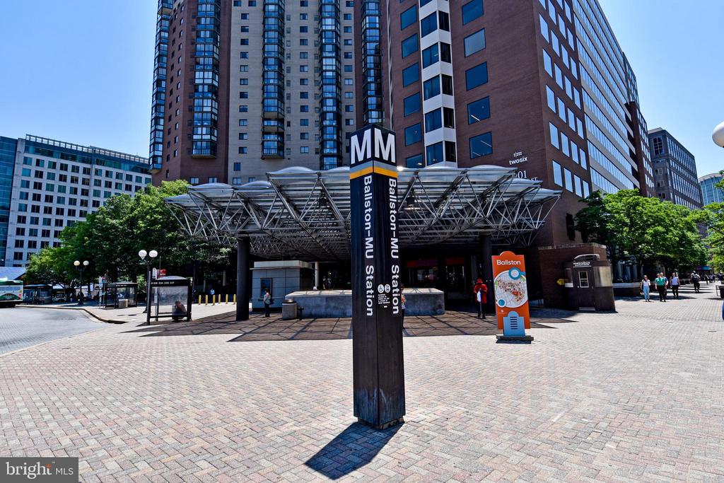 3800 LANGSTON BOULEVARD Unit: 203