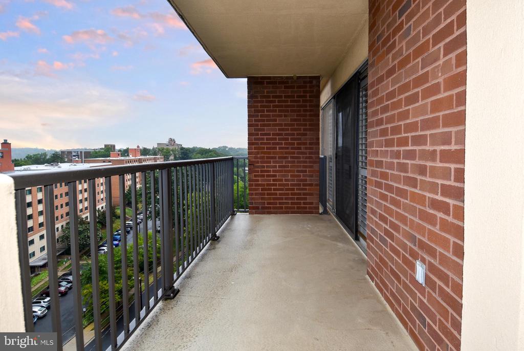 1300 ARMY NAVY DRIVE Unit: 1016