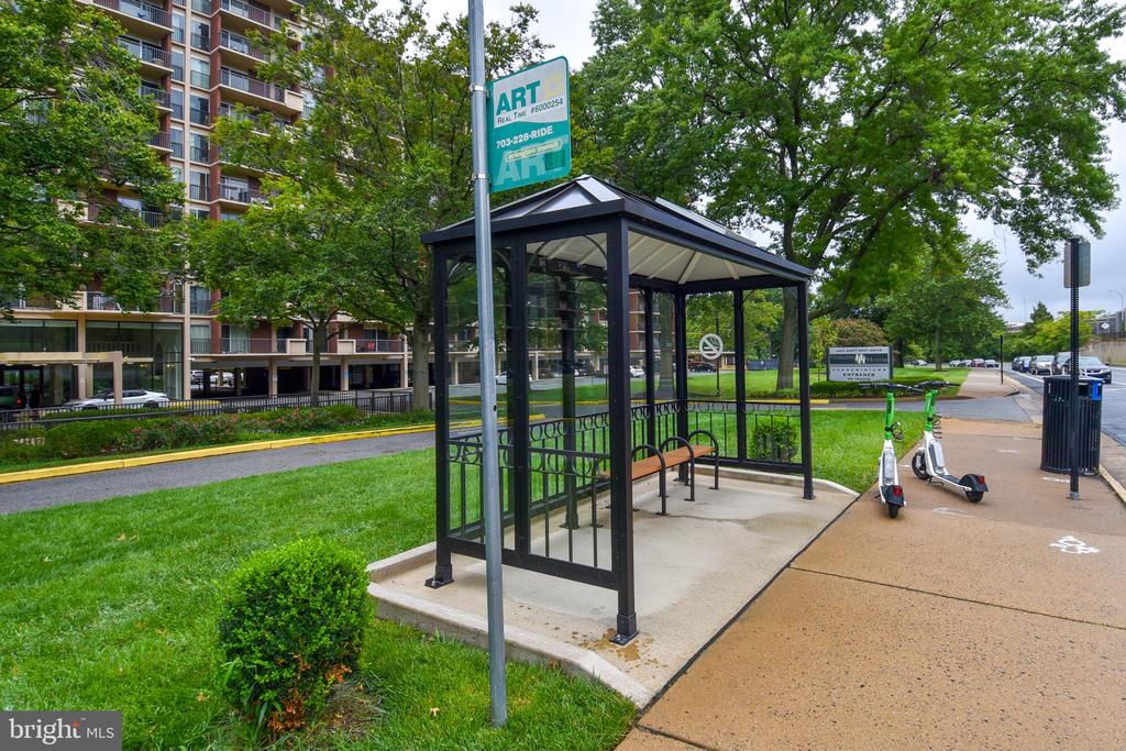 1300 ARMY NAVY DRIVE Unit: 1016