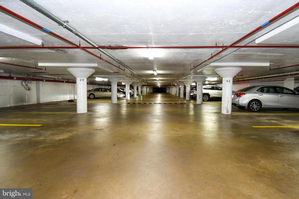 1300 ARMY NAVY DRIVE Unit: 1016